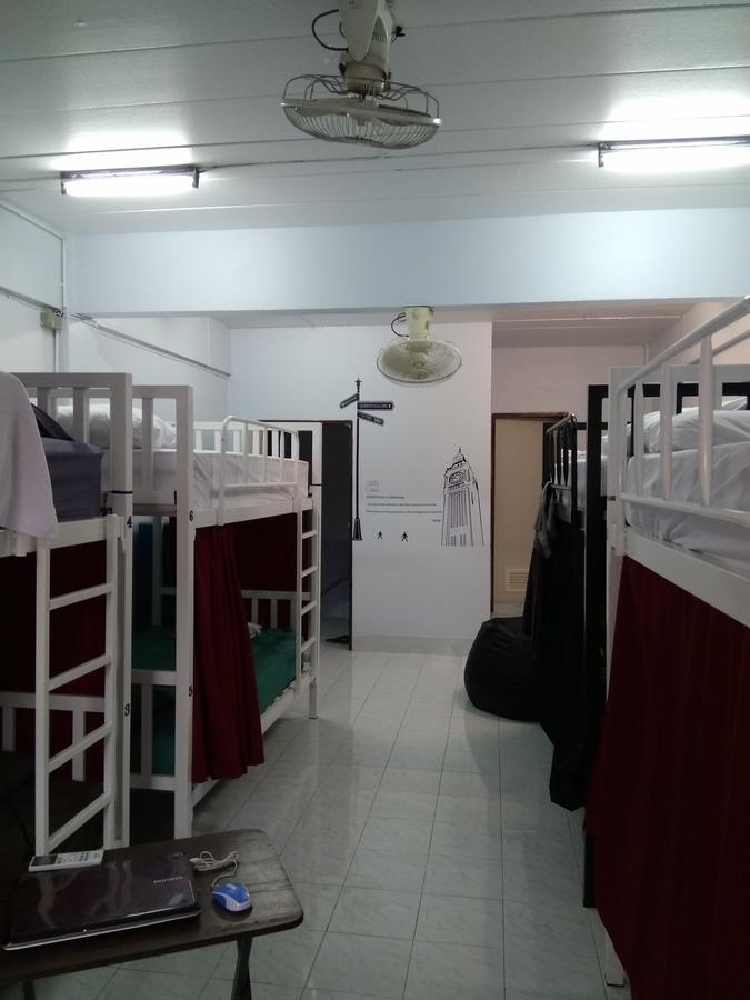 Shady'S Hostel Патая Екстериор снимка